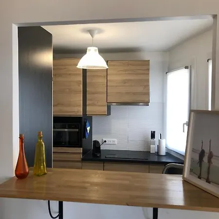 Beautiful Flat With Balcony And Sea View Apartment Saint-Laurent-du-Var