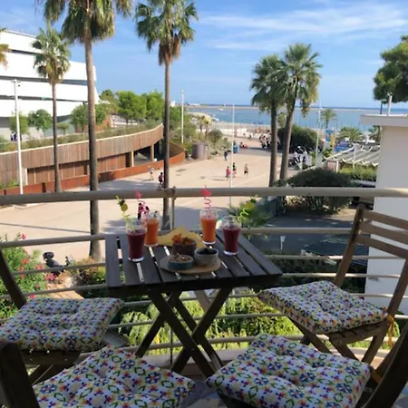 Apartment Beautiful Flat With Balcony And Sea View