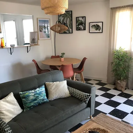 Beautiful Flat With Balcony And Sea View * Saint-Laurent-du-Var